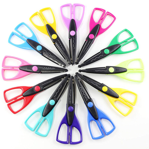 21412 Decorative Paper Edger Scissors